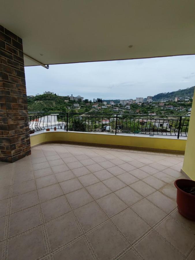 Cheerful 2 Bedroom Villa With Free Parking. Гірокастра Екстер'єр фото