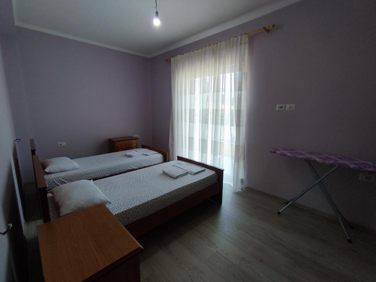 Cheerful 2 Bedroom Villa With Free Parking. Гірокастра Екстер'єр фото